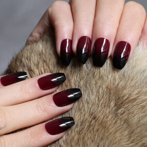 Faux Ongles Noir et Bordeaux | OnglesOnline
