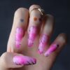 Faux Ongles Rose Rayures Noires | OnglesOnline