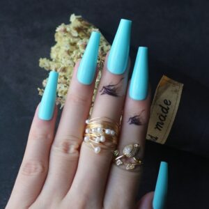 Faux Ongles Bleu Pâle | OnglesOnline