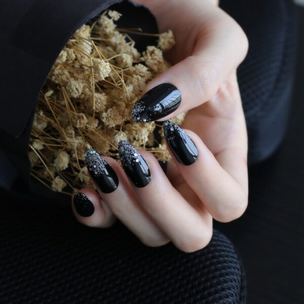 Faux Ongles Noir à Paillettes Faux Ongles Noir à Paillettes | OnglesOnline