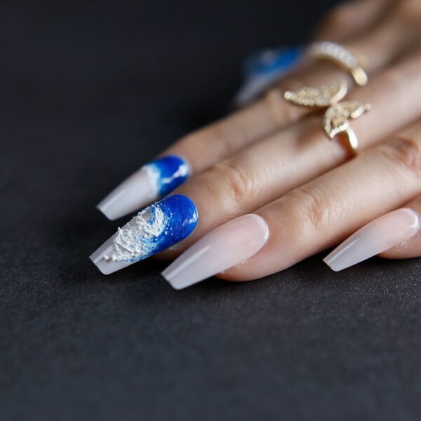 Faux Ongles Bleu et Blanc | OnglesOnline