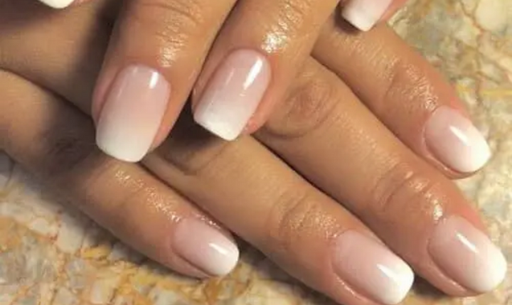 Ongles French Couleur Rose Subtile