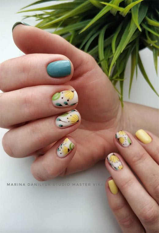 Ongles "Fleurs Jaunes"