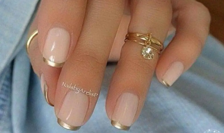 Ongles Déco Chromés Roses 