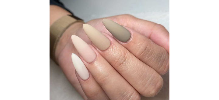 Ongles nudes à effet ombré