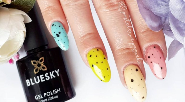 Idée d'Ongles Effet Oeuf de Mer