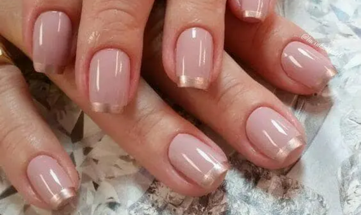 Ongles Or Rose 2022