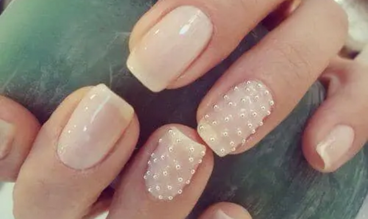 Ongles French Rose Pâle
