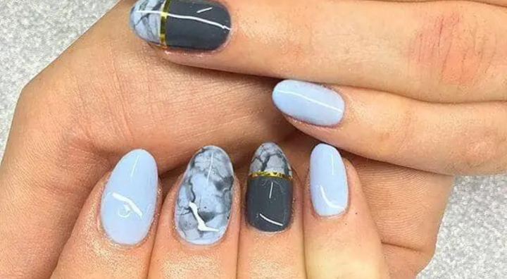 Idée d'Ongles Marbre Bleu Bébé