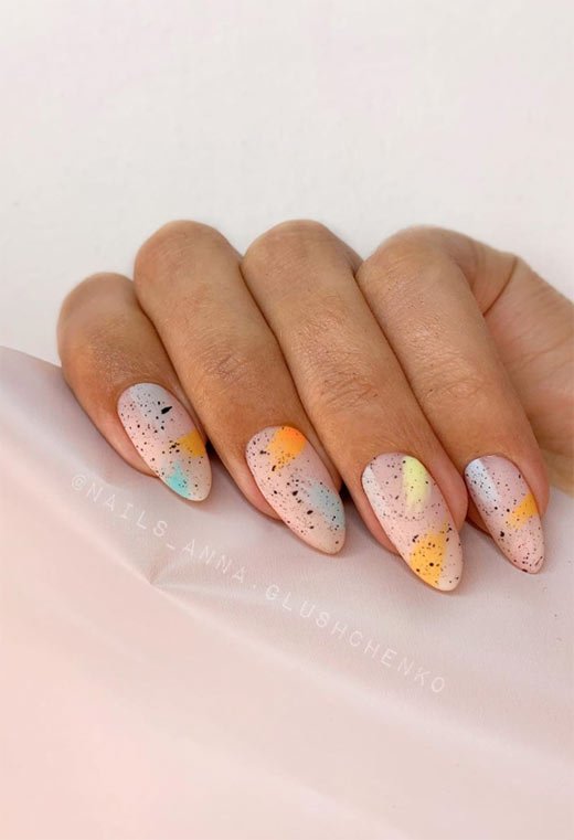 Ongles Éclaboussures de Peinture Pastel