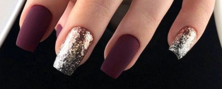 Idée d’Ongles Bordeaux et Brillants pour les Fêtes