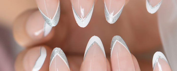 Idée d’Ongles Brillants pour les Fêtes