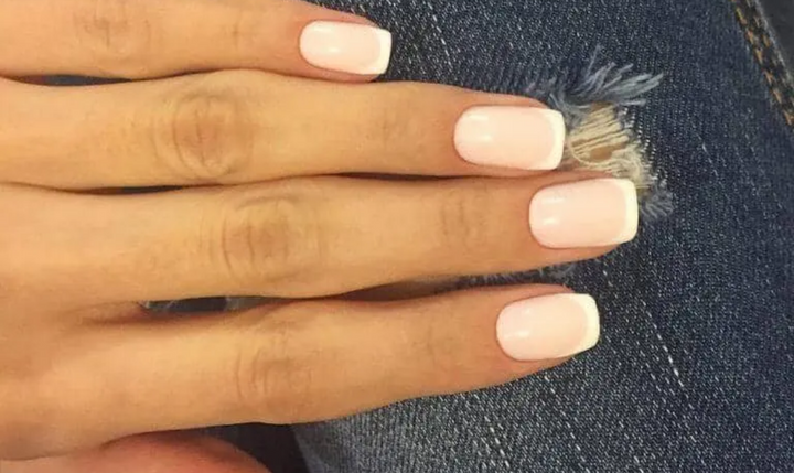 Ongles French Subtil et Classique