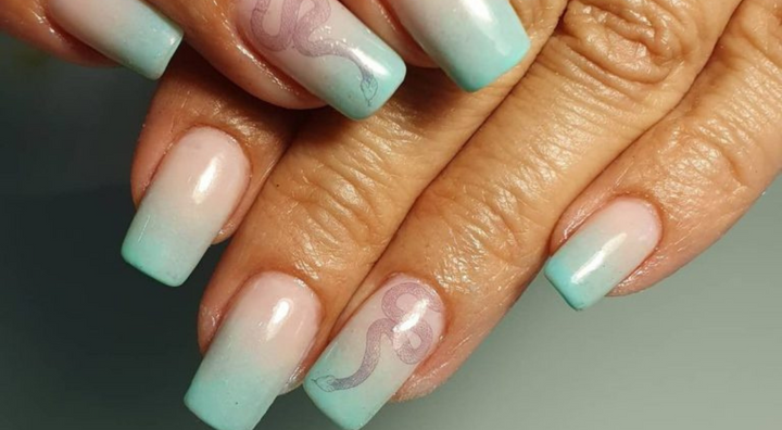 Idée d'Ongles Serpent Pastel