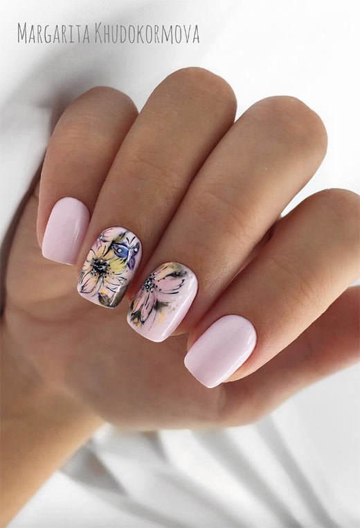 Ongles Roses du Jardin des Papillons