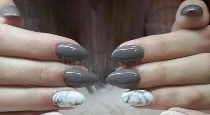 Idée d'Ongles Marbre Rose et Gris