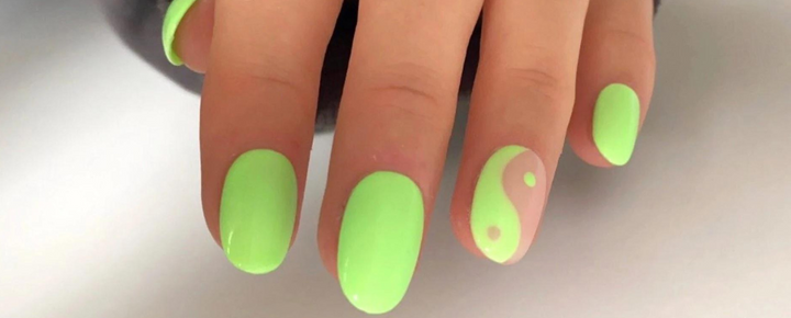 Idée d’Ongles Vert Ying et Yan pour les Fêtes