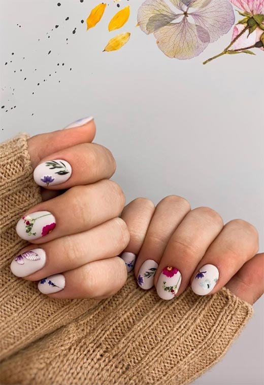 Ongles Printaniers Fleuris et Délicats