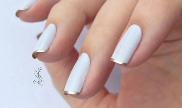 Ongles Design Blanc et Doré