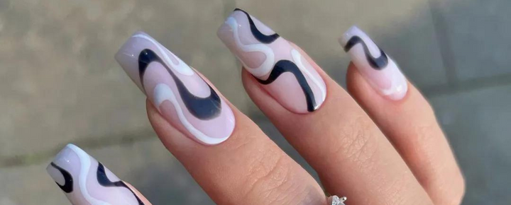 Idée d’Ongles Simples et Élégants pour les Fêtes