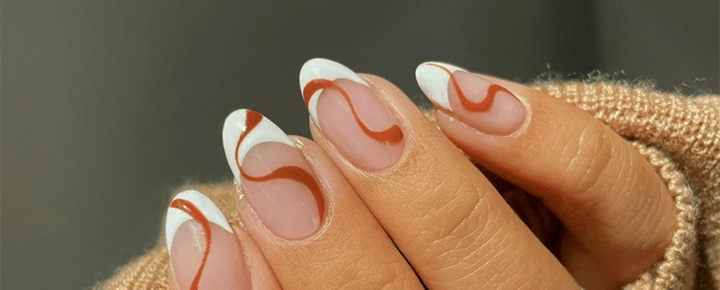 Idée d’Ongles Bruns & Blancs pour les Fêtes