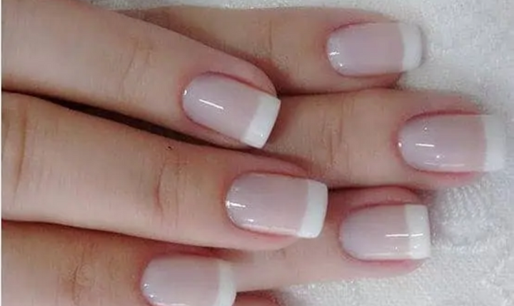 Ongles Classique en Rose et Blanc