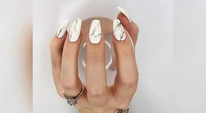 Idée d'Ongles Marbre avec des Ongles Carrés