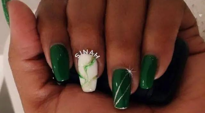 Idée d'Ongles Marbre Mi-longs Vert Forêt