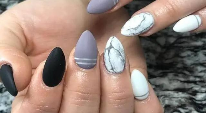 Idée d'Ongles Marbre Blanc-noir Audacieux