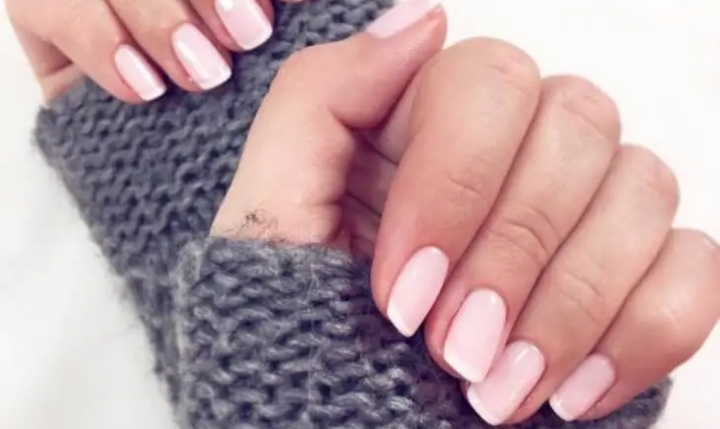 Ongles French Rose Pâle