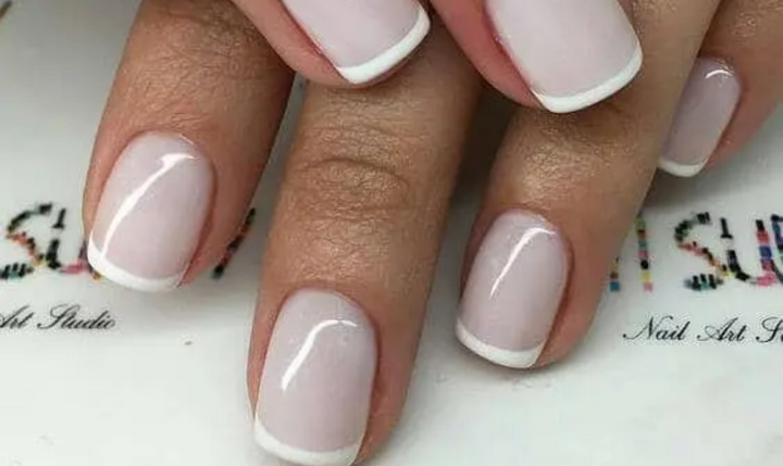 Ongles French Roses et Blancs Brillants