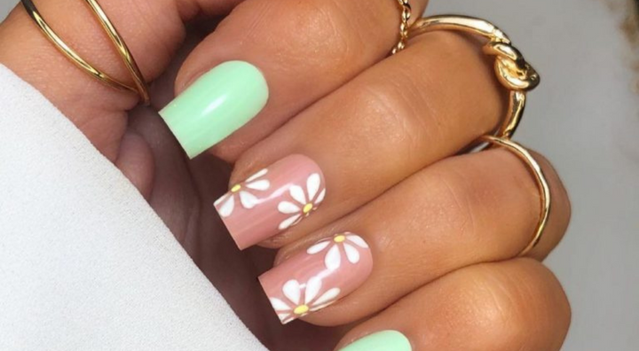 Idée d'Ongles Pastel de Printemps Marguerite et Menthe