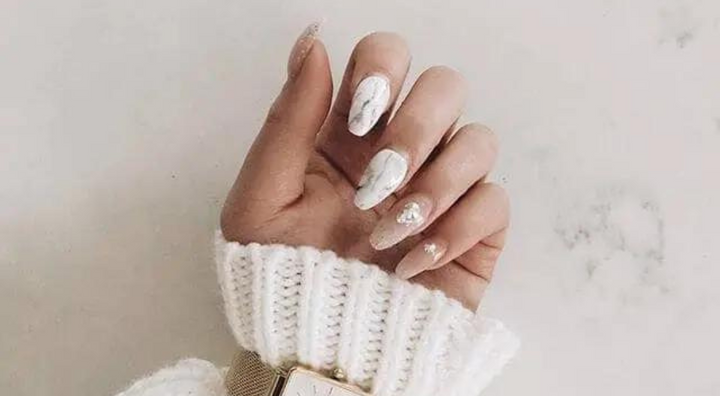 Idée d'Ongles Marbre Longue Classique