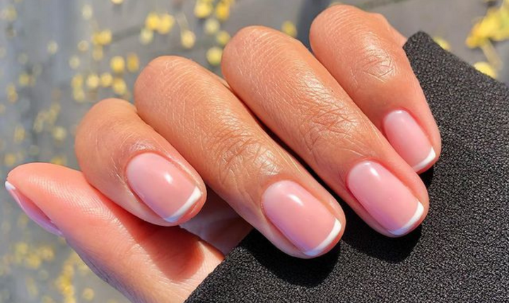 Ongles French Courts Charmants